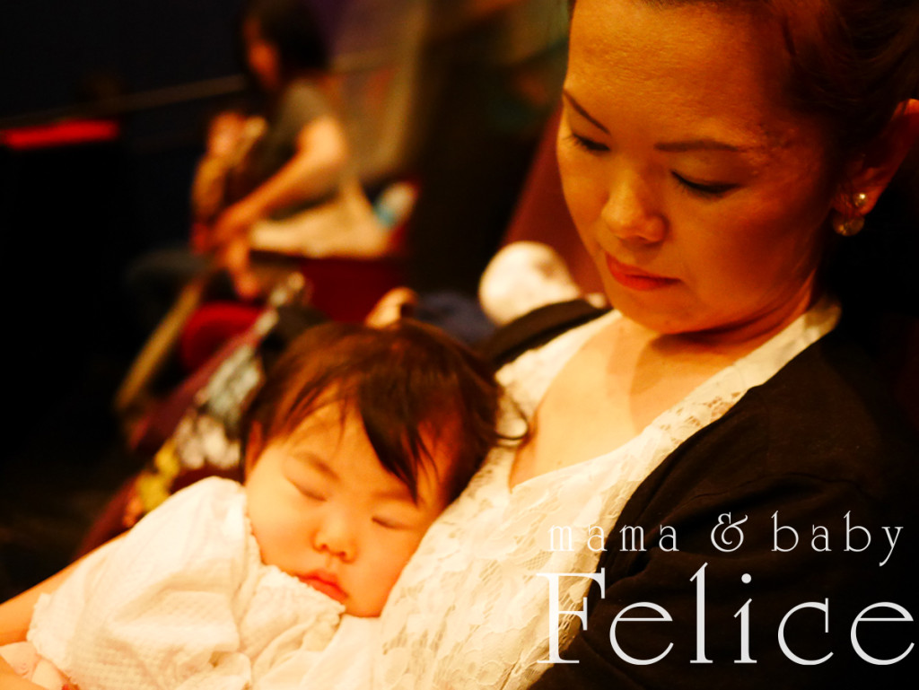 赤ちゃんと一緒に映画鑑賞