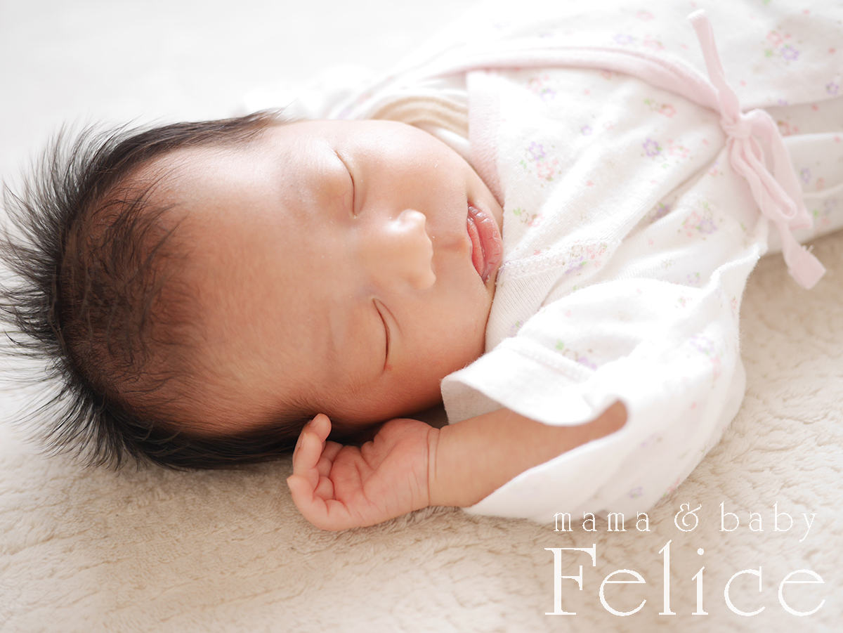 生後３週間の新生児ベビー