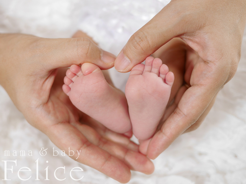 赤ちゃんの小さなあんよ